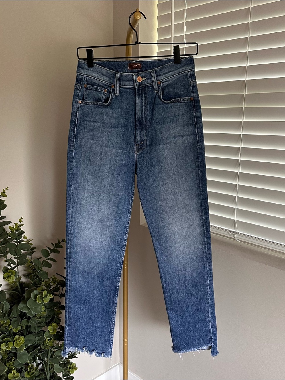 MOTHER High Waisted Rider Ankle Step Fray 27